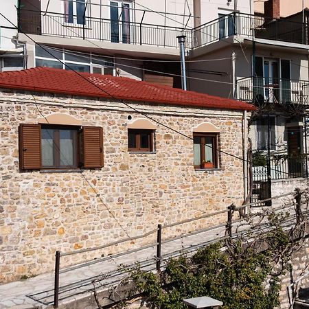 Το Πέτρινο Της Γιαγιάς Μαρίκας Apartment Karpenísion Екстериор снимка