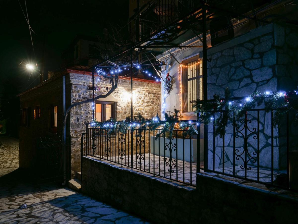 Το Πέτρινο Της Γιαγιάς Μαρίκας Apartment Karpenísion Екстериор снимка